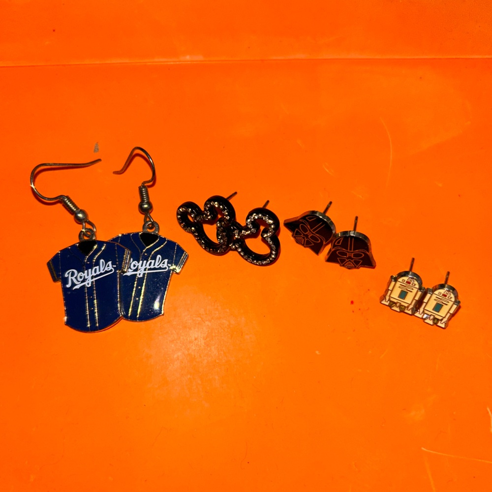Earrings (4)